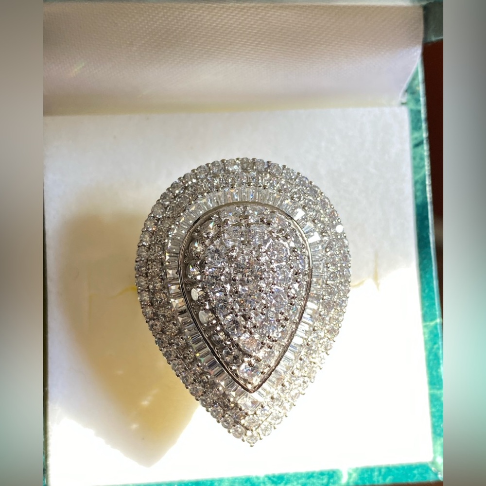 ROSS SIMONS 925 Sterling Silver 4.00 ct. t.w. Round & Baguette CZ Ring Size 9 - Picture 10 of 17